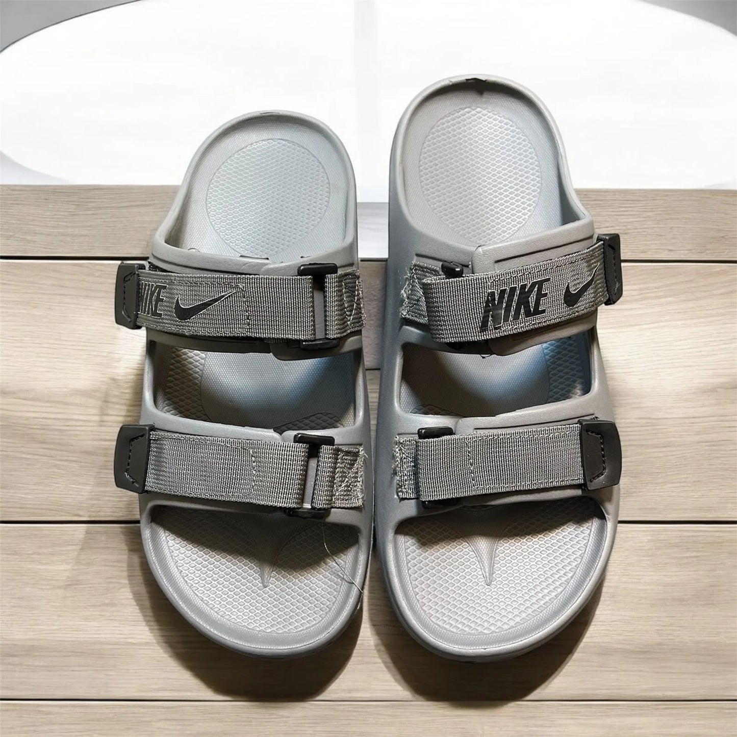 NIKY SLIPPER GREY