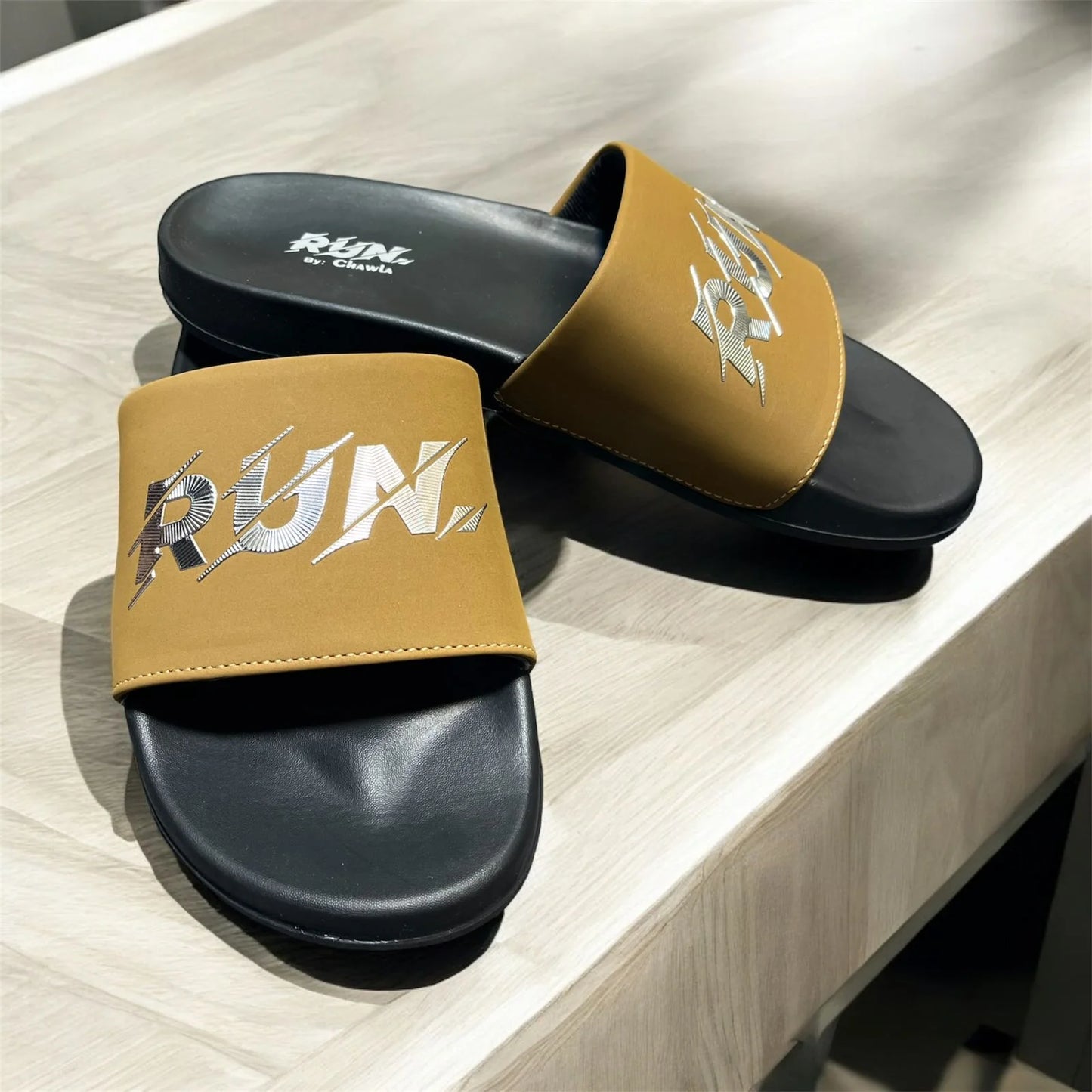 RUN SLIPPER SLIDE